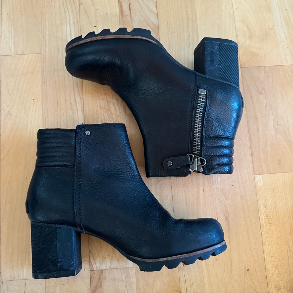 Sorel black leather Danica boots